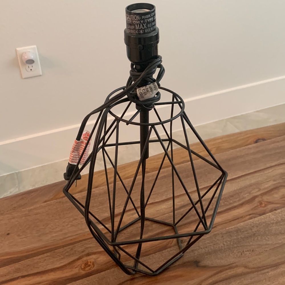 Black Geometric Lamp